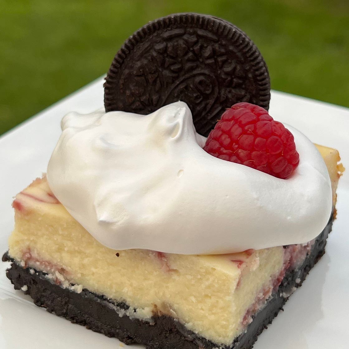 White Chocolate Raspberry Cheesecake Bars 