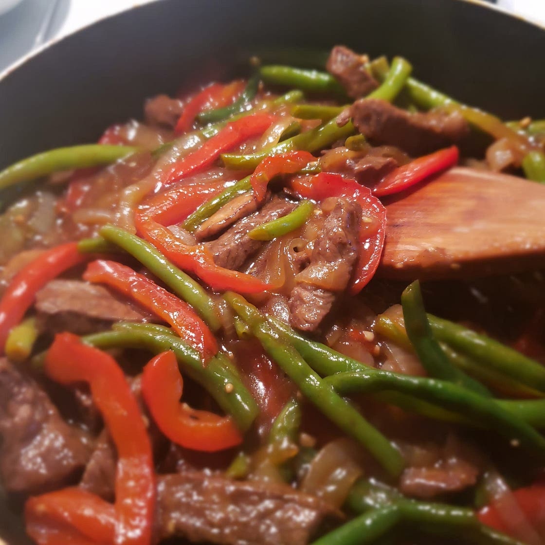 20-Minute Garlic Beef & Green Bean Stir-fry Recipe: This Garlicky Beef Recipe Is Worth Buying Chopsticks For | Beef | 30Seconds Food