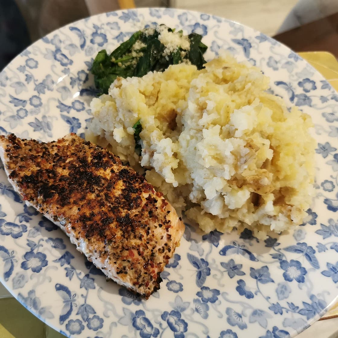 Lemon butter salmon with creamy mashed potato