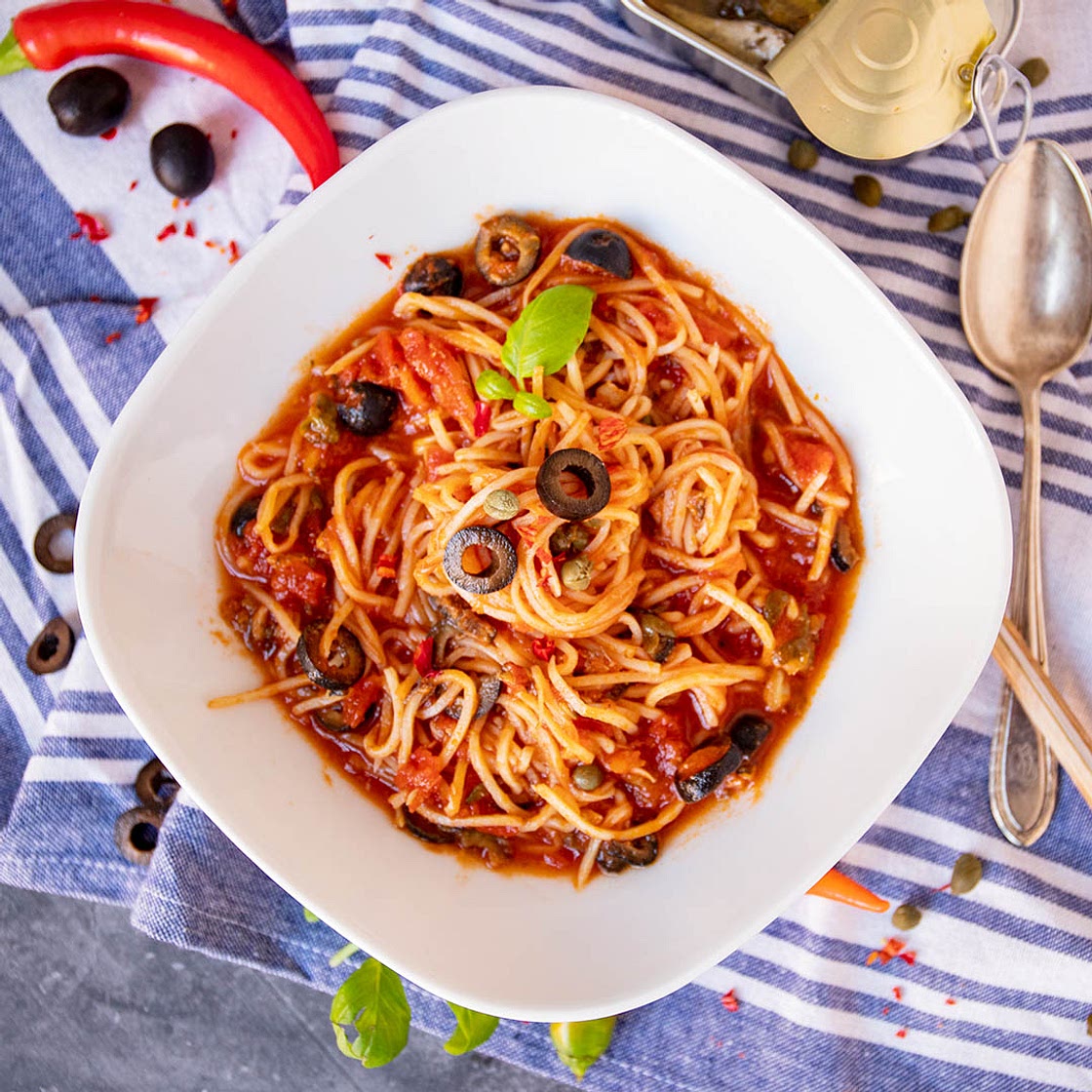 Low-Carb & Keto Spaghetti alla Puttanesca | Herzhafte Gerichte | Rezepte | Simply Keto
