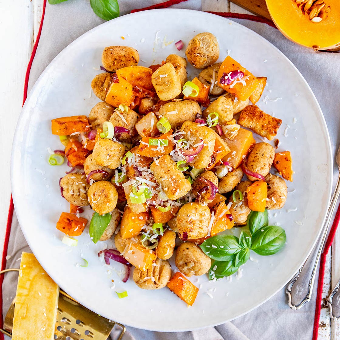 Selbstgemachte Low-Carb & Keto Gnocchi mit Kürbis | Herzhafte Gerichte | Rezepte | Simply Keto