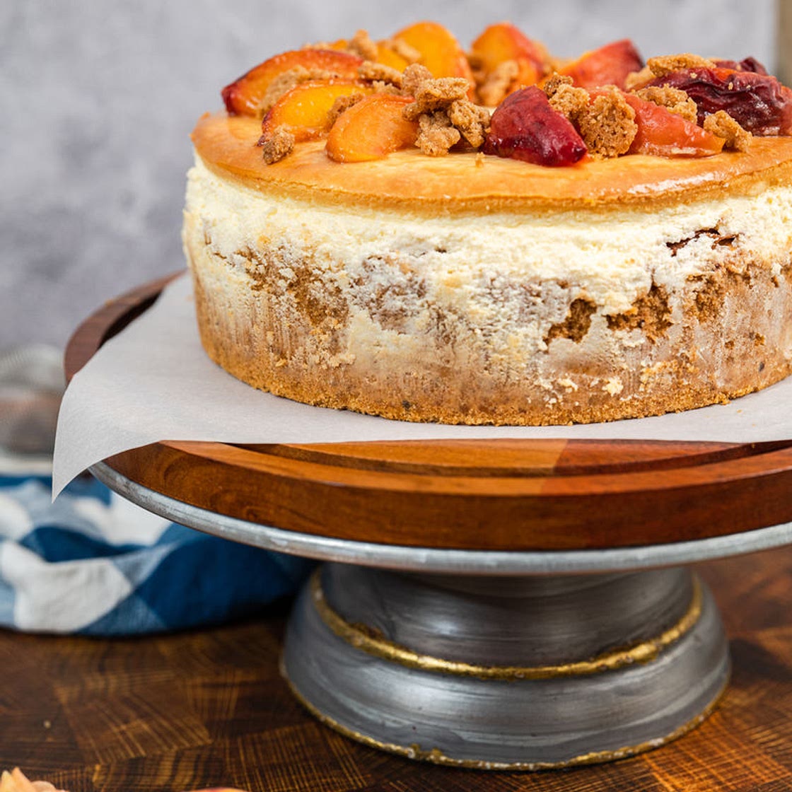 Roasted Peach Cobbler Cheesecake