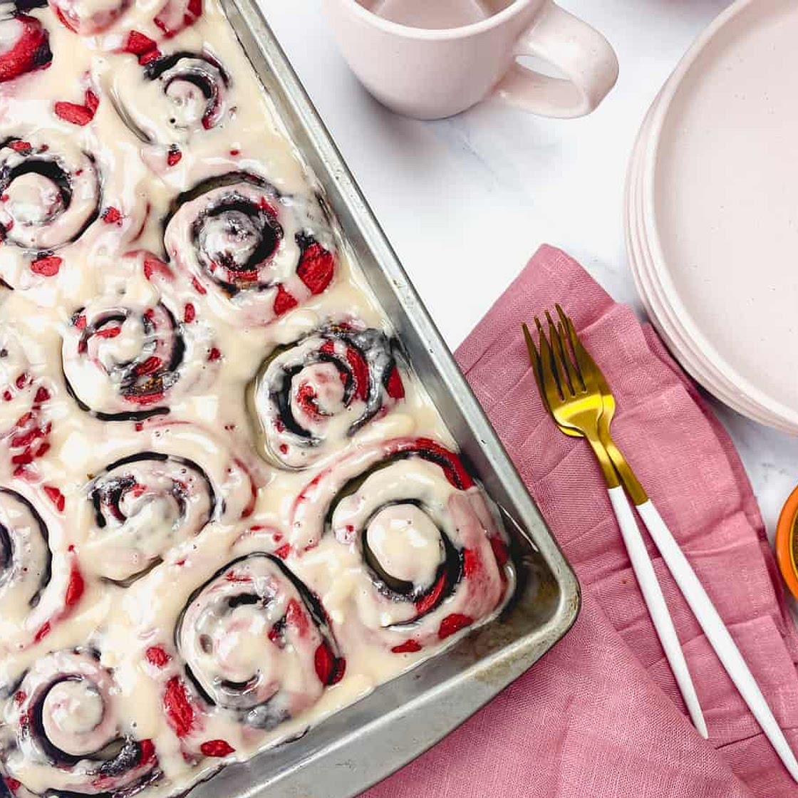 Red Velvet Cinnamon Rolls (overnight recipe)