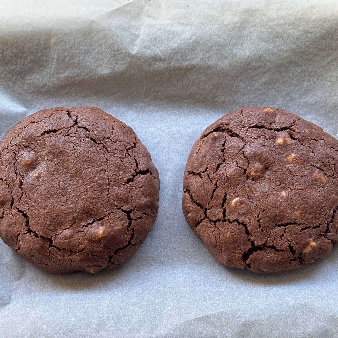 Levain Bakery Dark Chocolate Peanut Butter Chip Cookies
