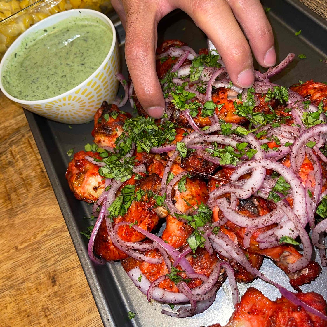 Tandoori wings and chutney dip 