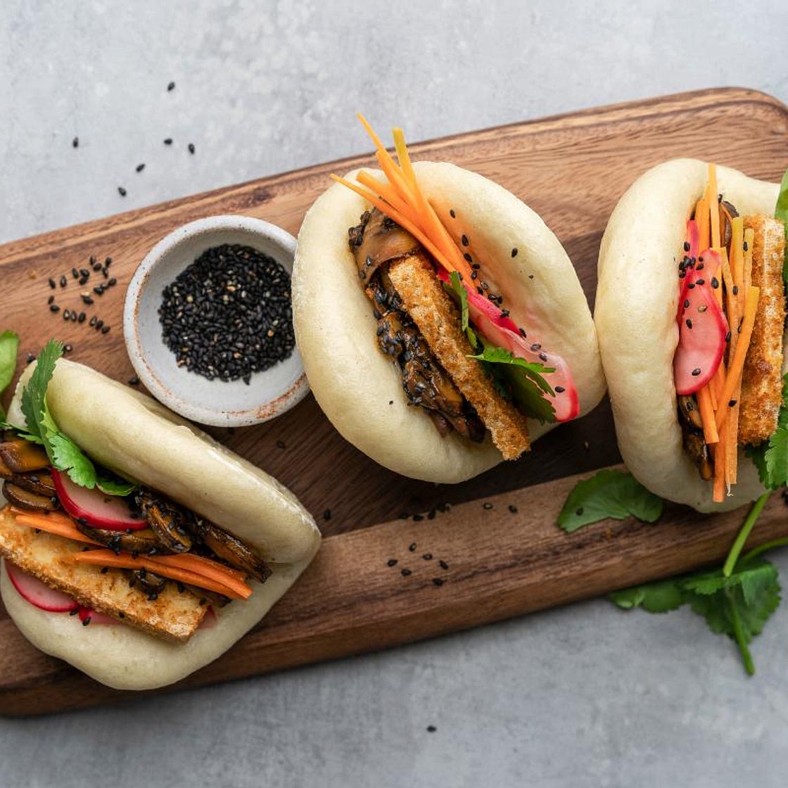 Vegane Bao Buns mit Tofu und Pilzen