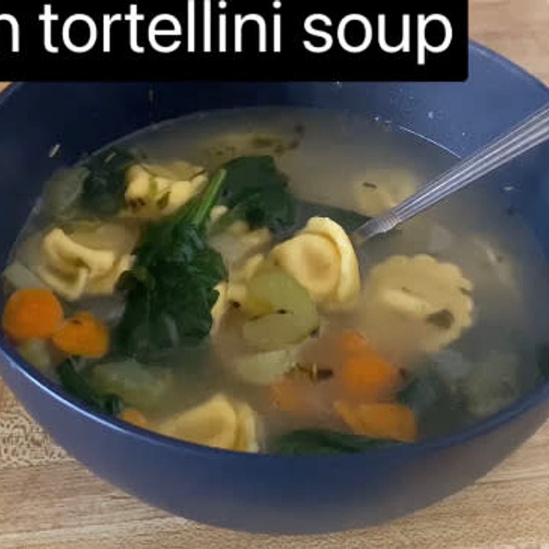 Spinach tortellini soup