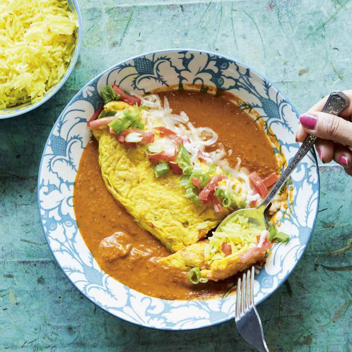 Ros Omelette (OMELET WITH TOMATO GRAVY)