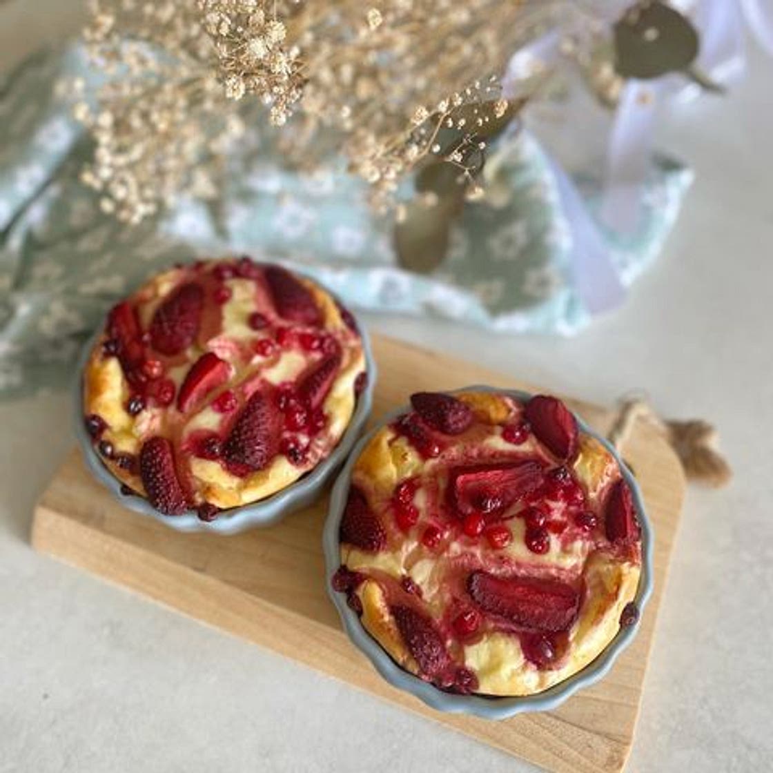 • fructe căpșuni și merisoare - ambele de la