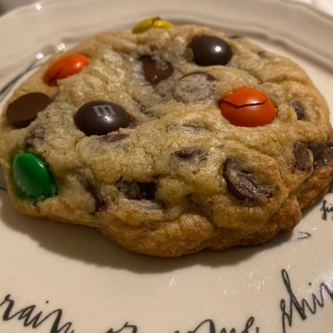 Giant Chocolate Chip Cookies