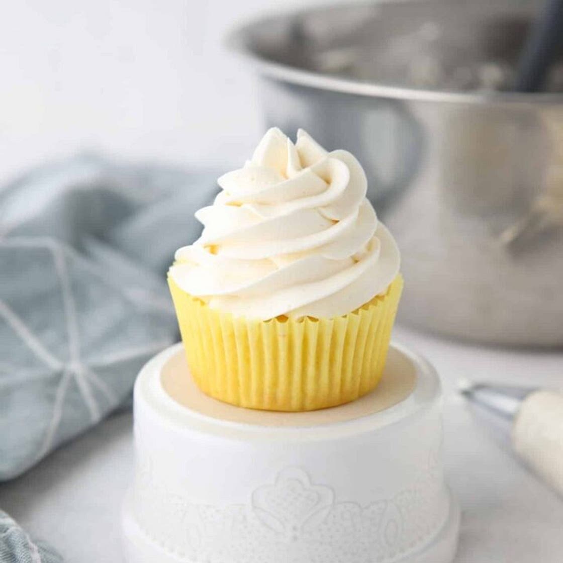Whipped Cream Cheese Frosting