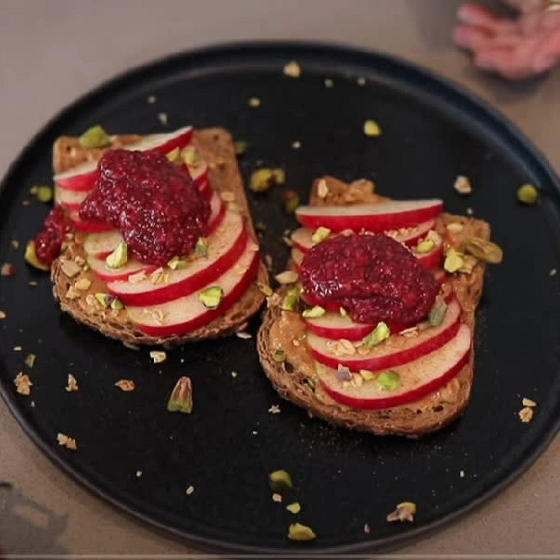 Apple cinnamon PB toast