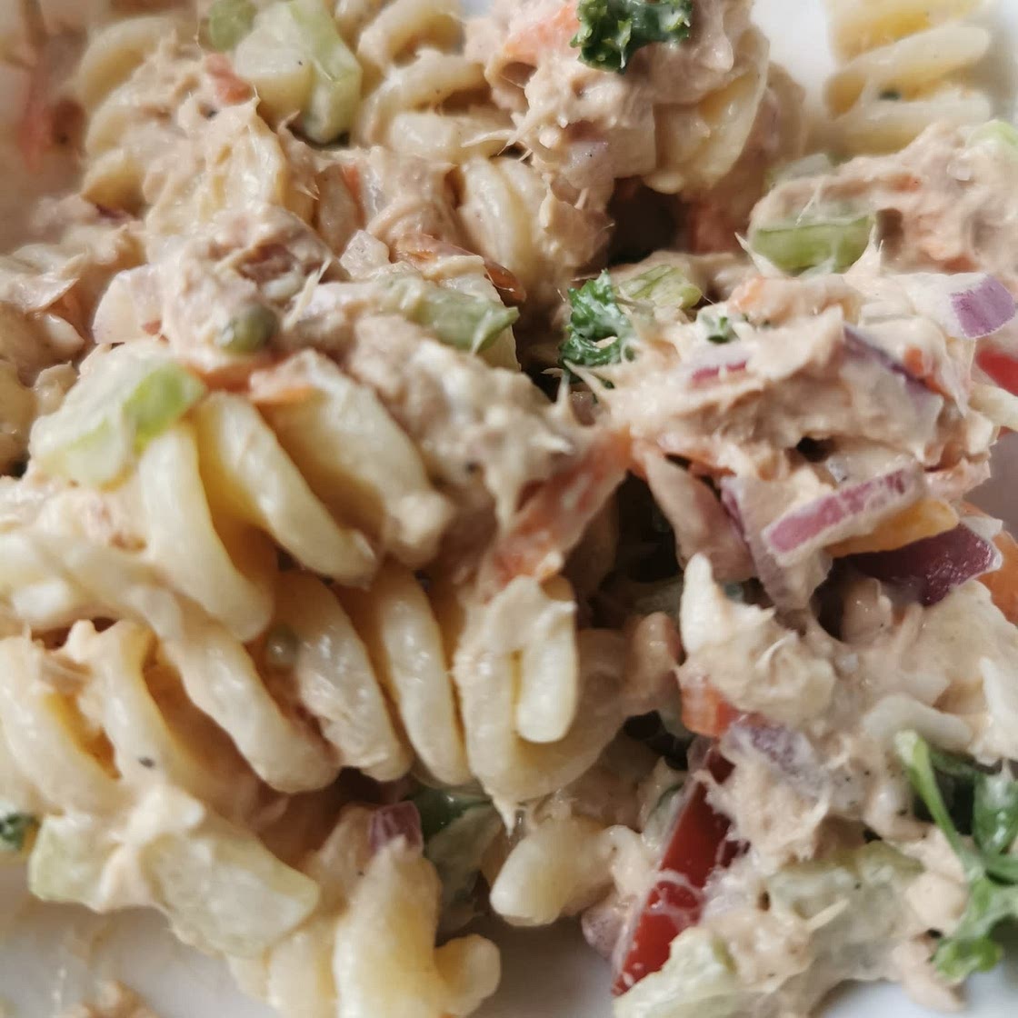 Tuna Macaroni Salad Deluxe