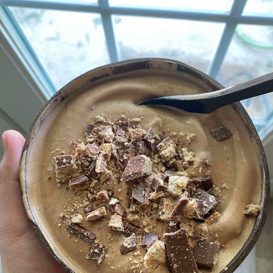 Kit Kat Smoothie Bowl