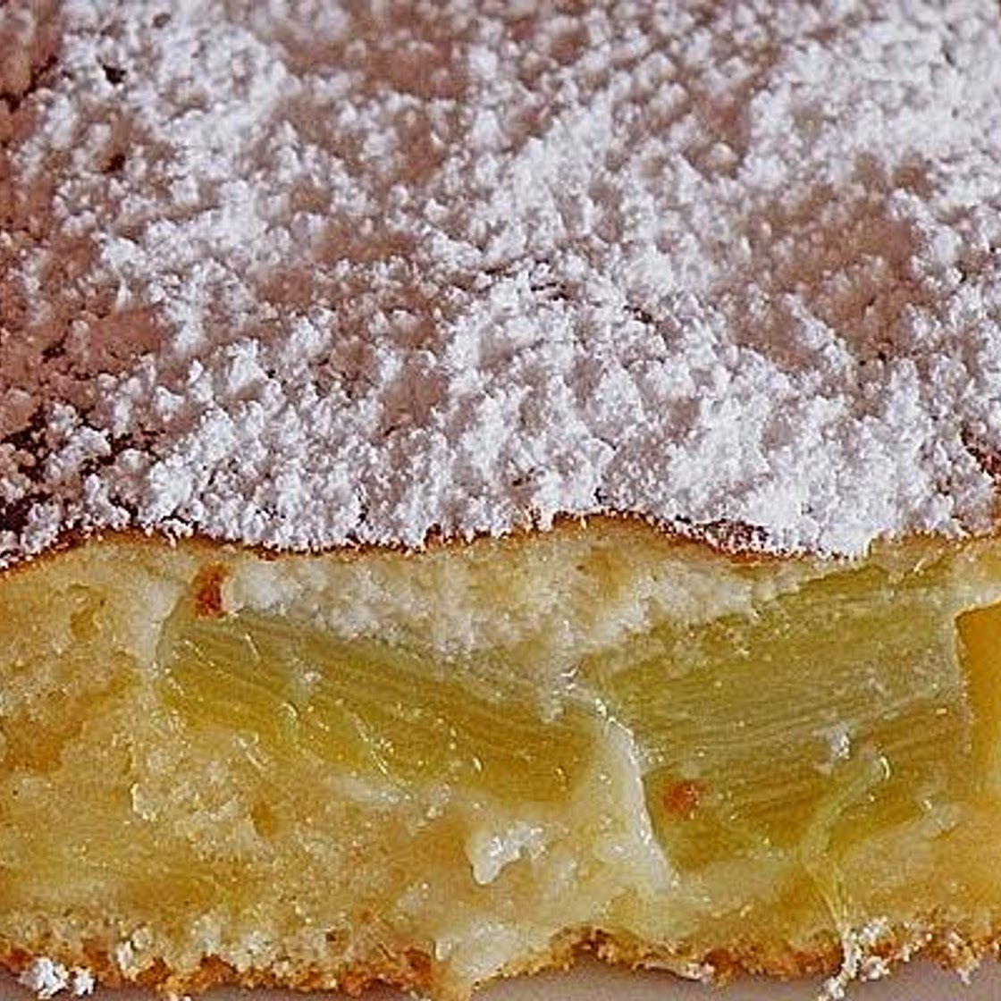 Rhabarberkuchen mit Schmandhaube