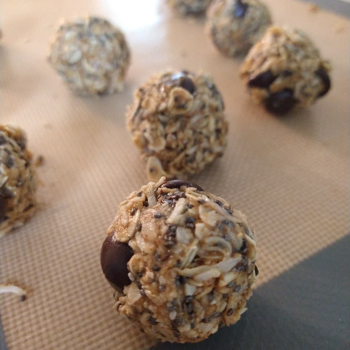 Dark Chocolate Cherry Energy Bites