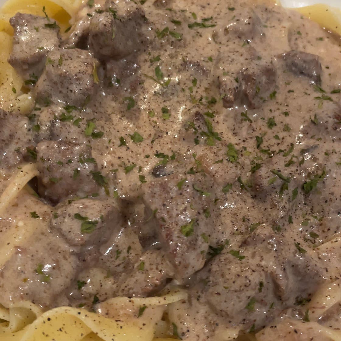 Slow cooker beef stroganoff 