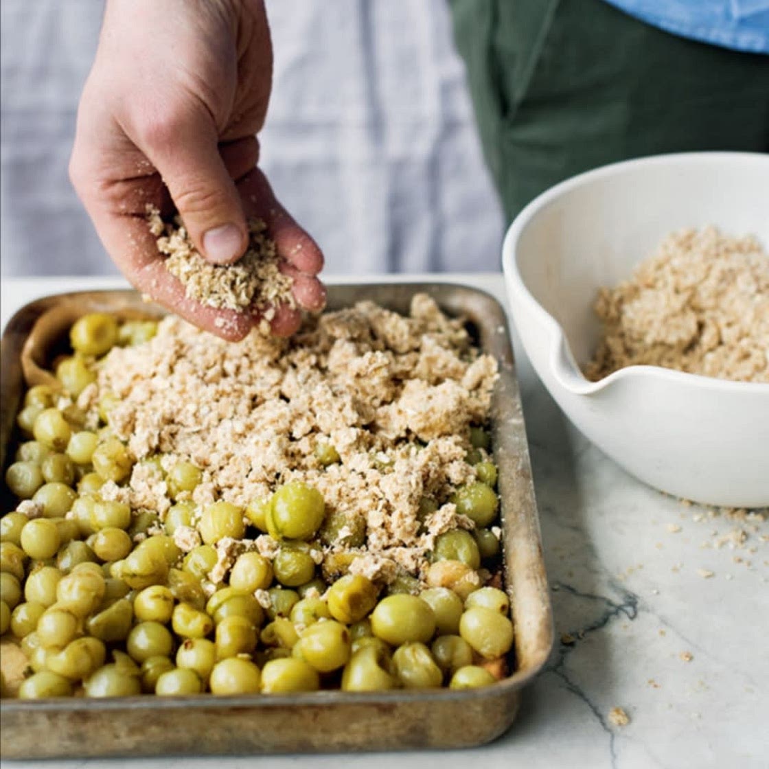 GOOSEBERRY CRUMBLE SLICE
