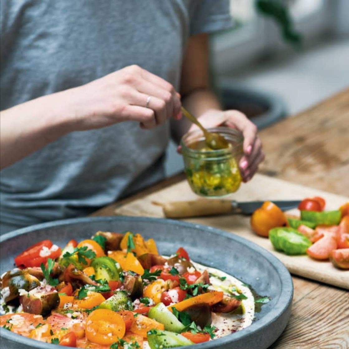 TOMATOES ON TAHINI
