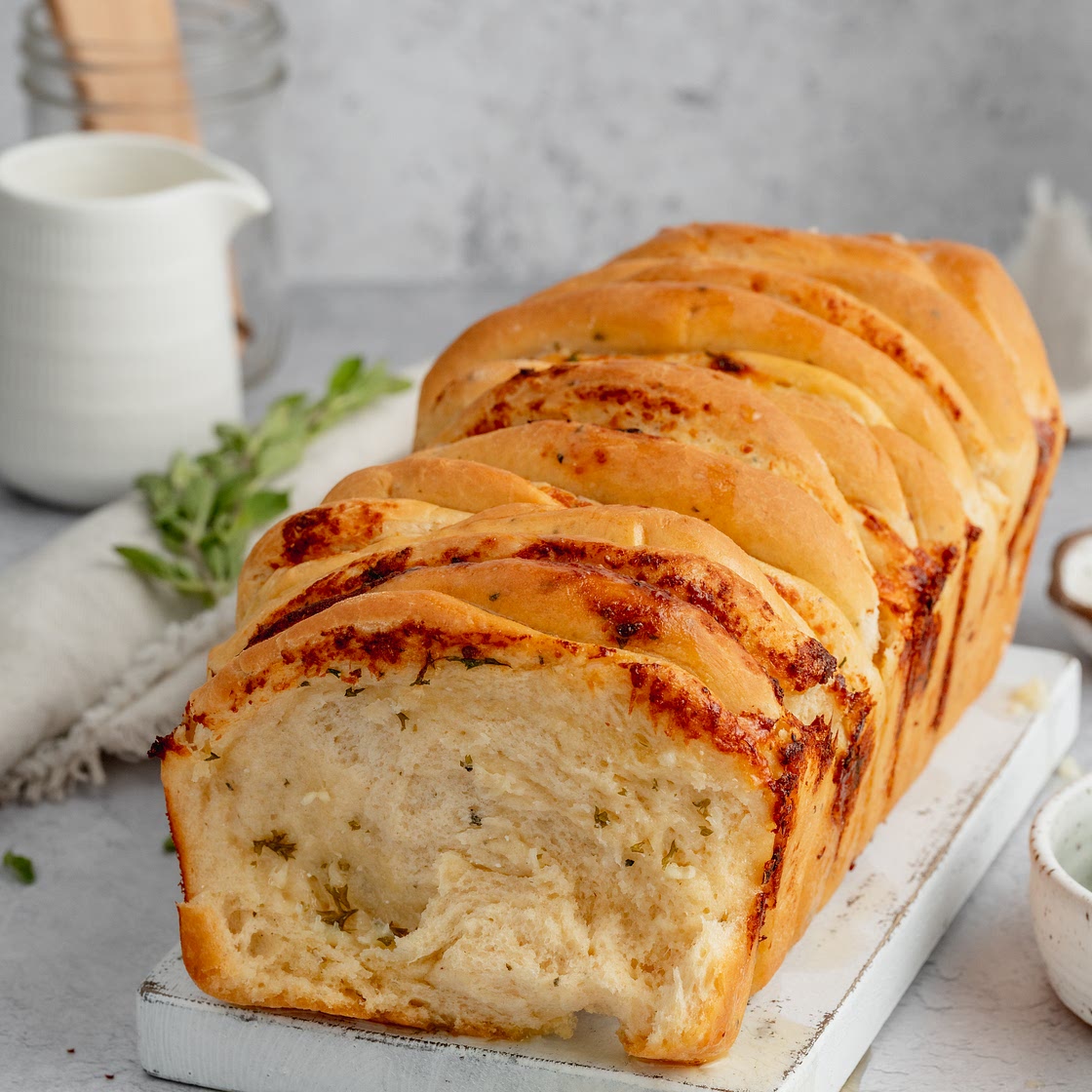 Garlic Herb Pull-Apart Bread