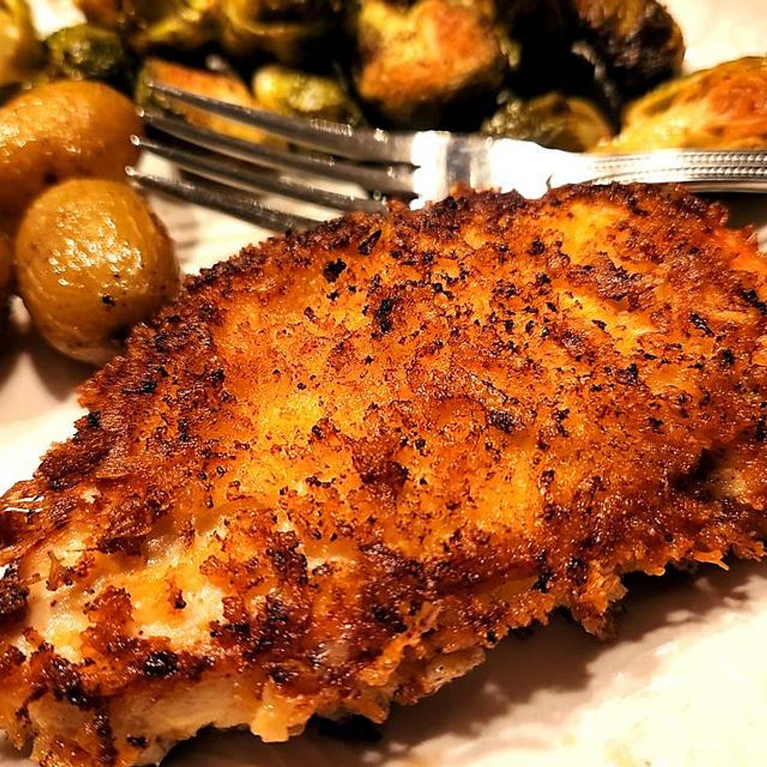 Crispy Parmesan-Crusted Lemon Chicken Recipe From Naomi Judd's Cookbook | Poultry | 30Seconds Food