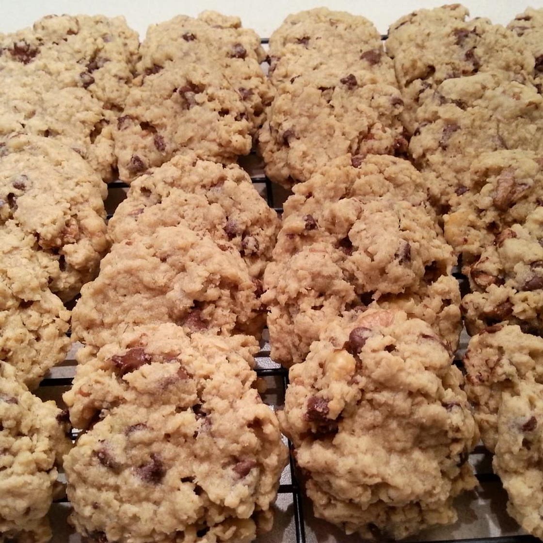 Chewy Chocolate Chip Oatmeal Cookies