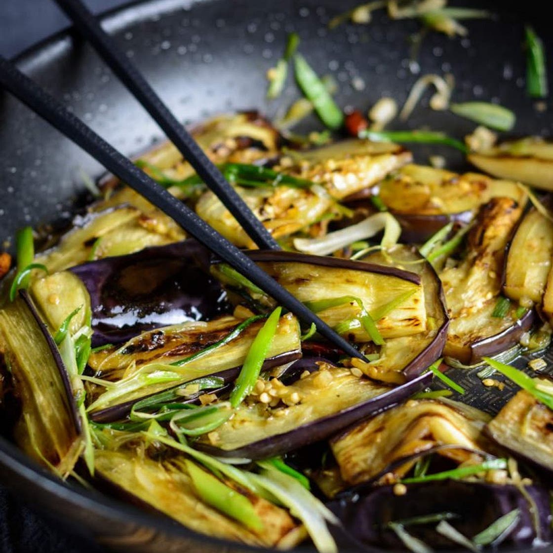 Yu xiang qie zi: Chinesisches Auberginen Gemüse mit Knoblauch und Chili - Ina Isst