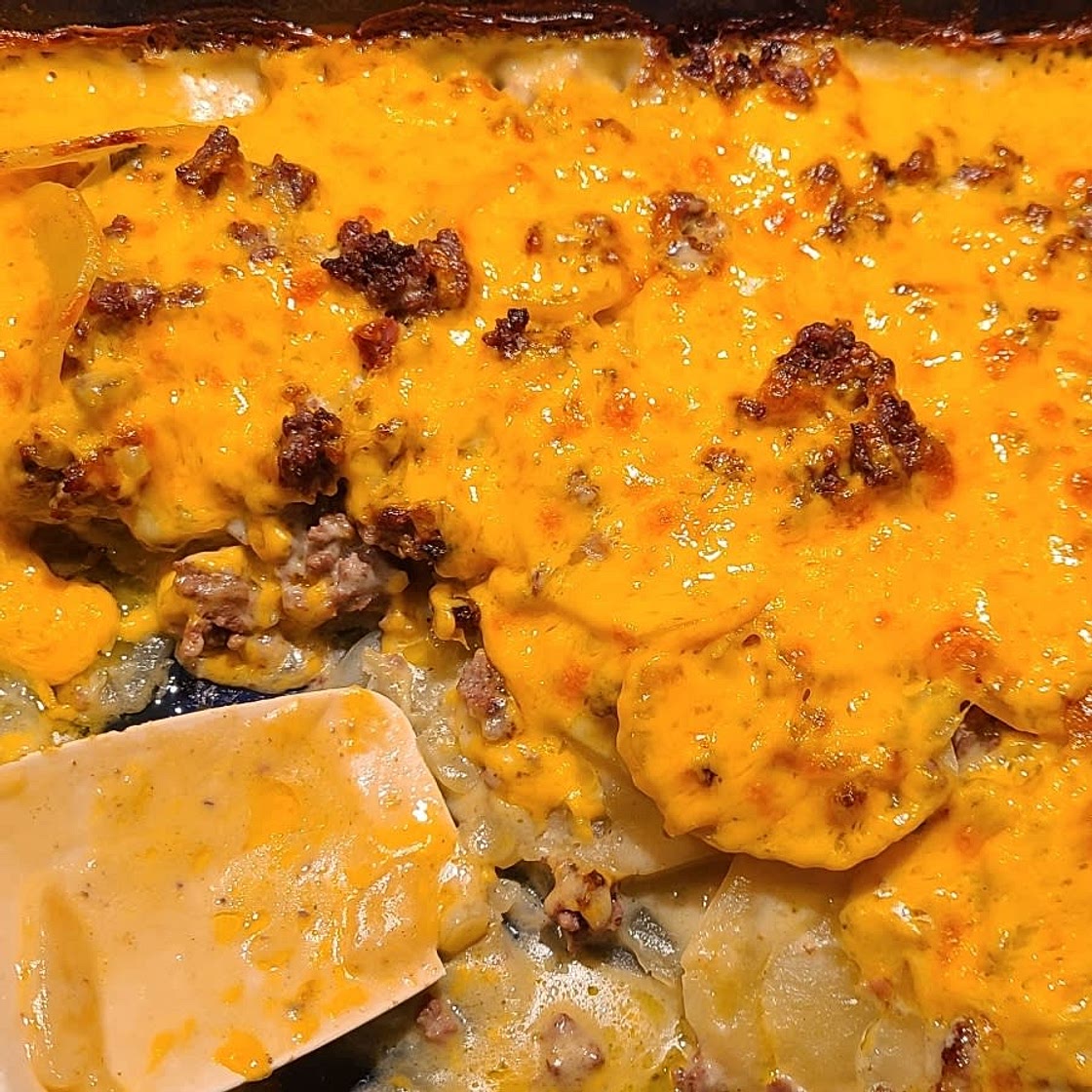 Slow Cooker Beef and Potatoes Au Gratin