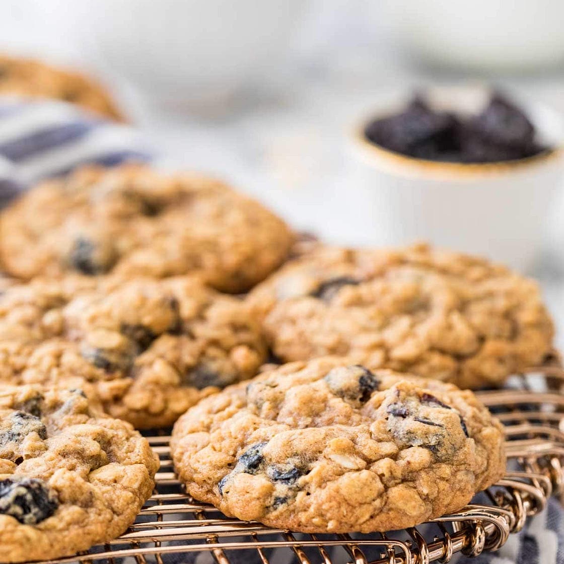 Oatmeal Raisin Cookies