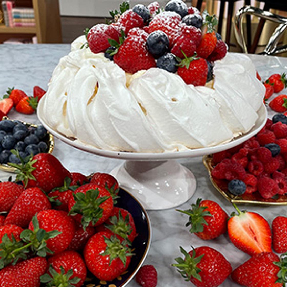 Juliet Sear's perfect pavlova