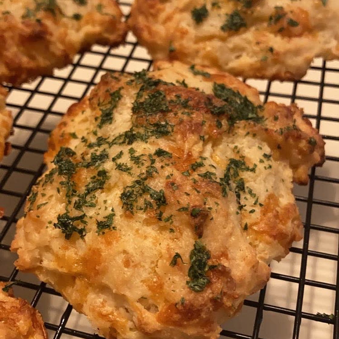 Cheddar Bay Biscuits 