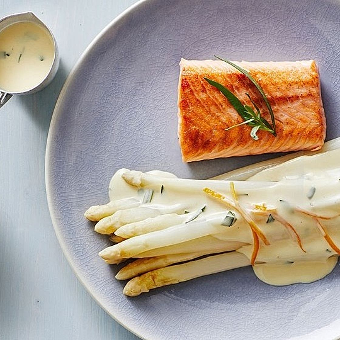 Spargel und Lachs mit Orangensauce