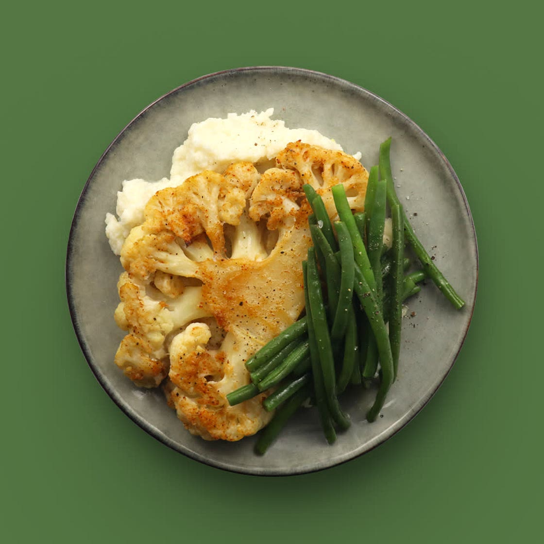 Steak de chou fleur et haricots verts