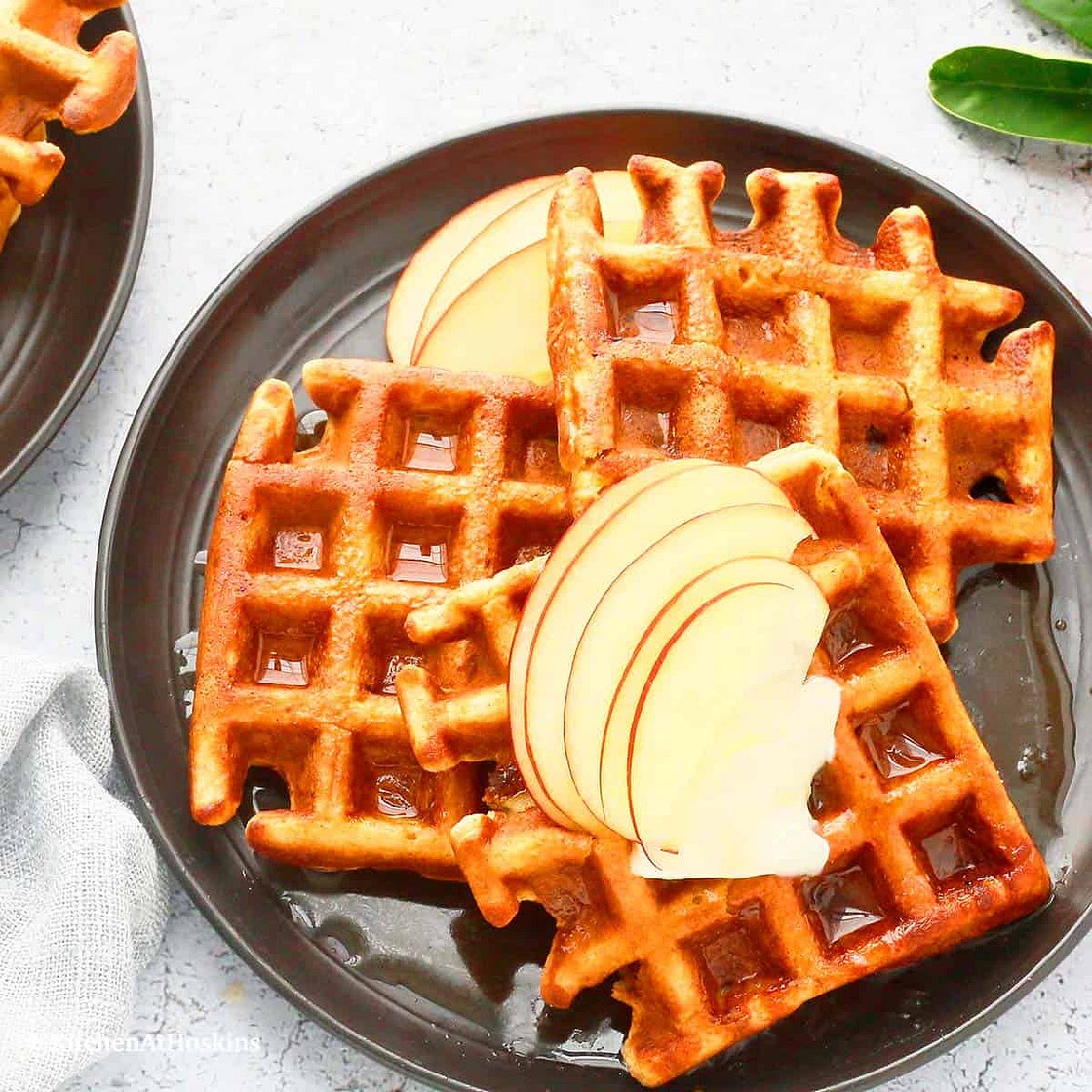 Apple Cinnamon Waffles with Oats