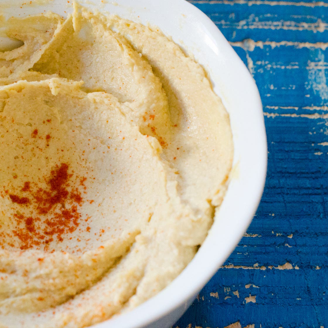 Garlicky Lemon Hummus