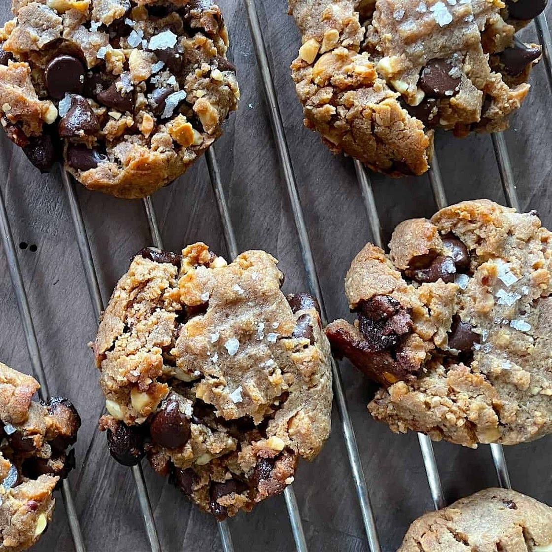 Low Carb Peanut Butter Chocolate Chip Cookies
