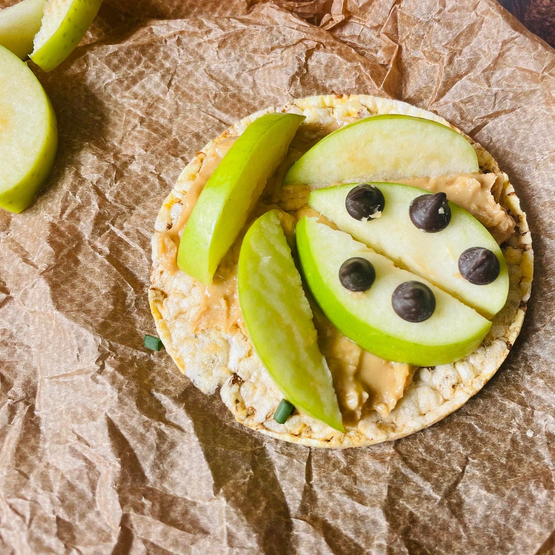 Rice Cake with Peanut Butter & Apple (Gluten Free Snack)