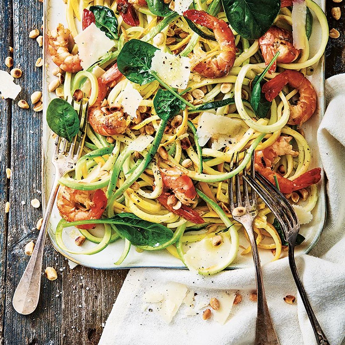 Salade de spaghetti de courgettes, crevettes au citron et parmesan