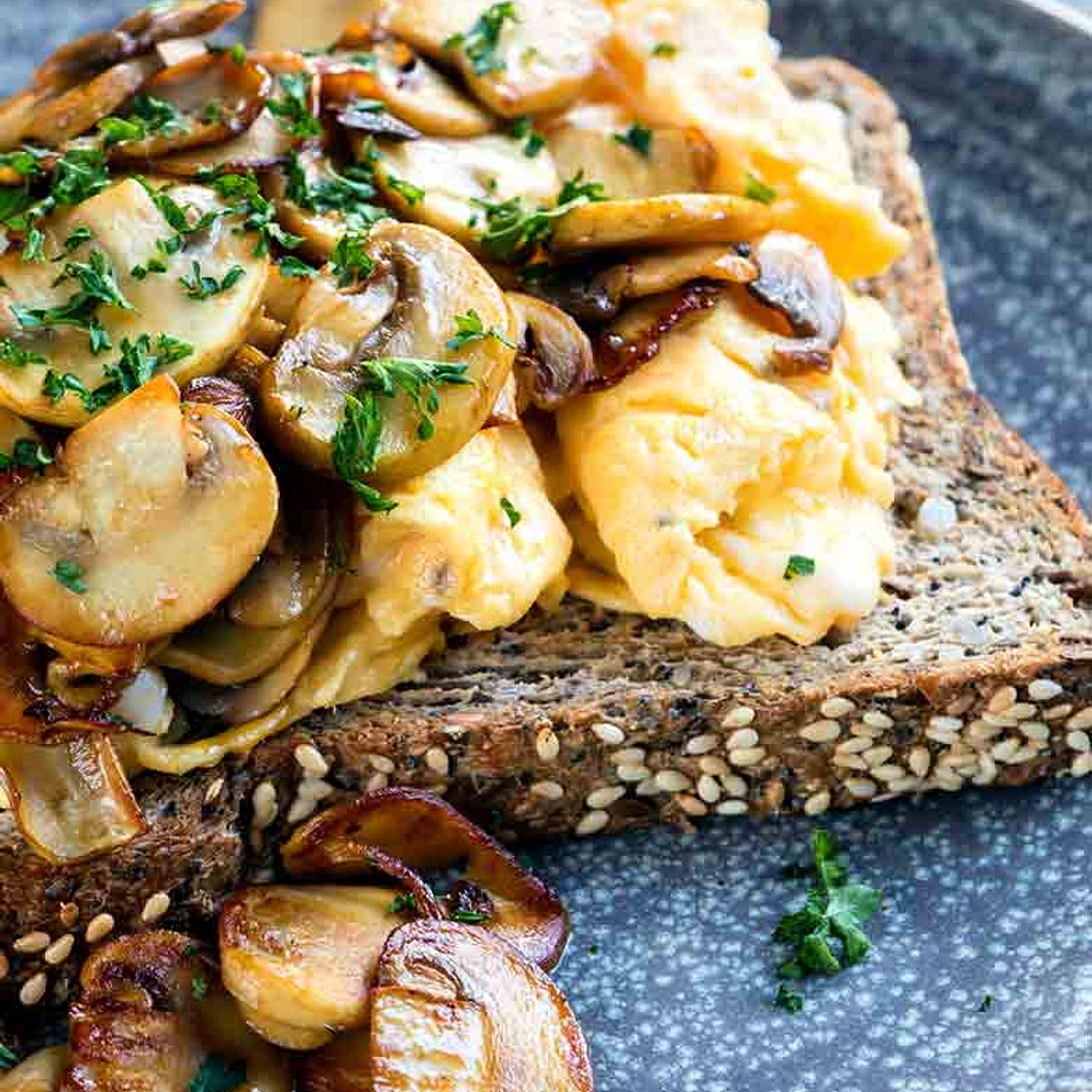 Scrambled eggs and mushrooms