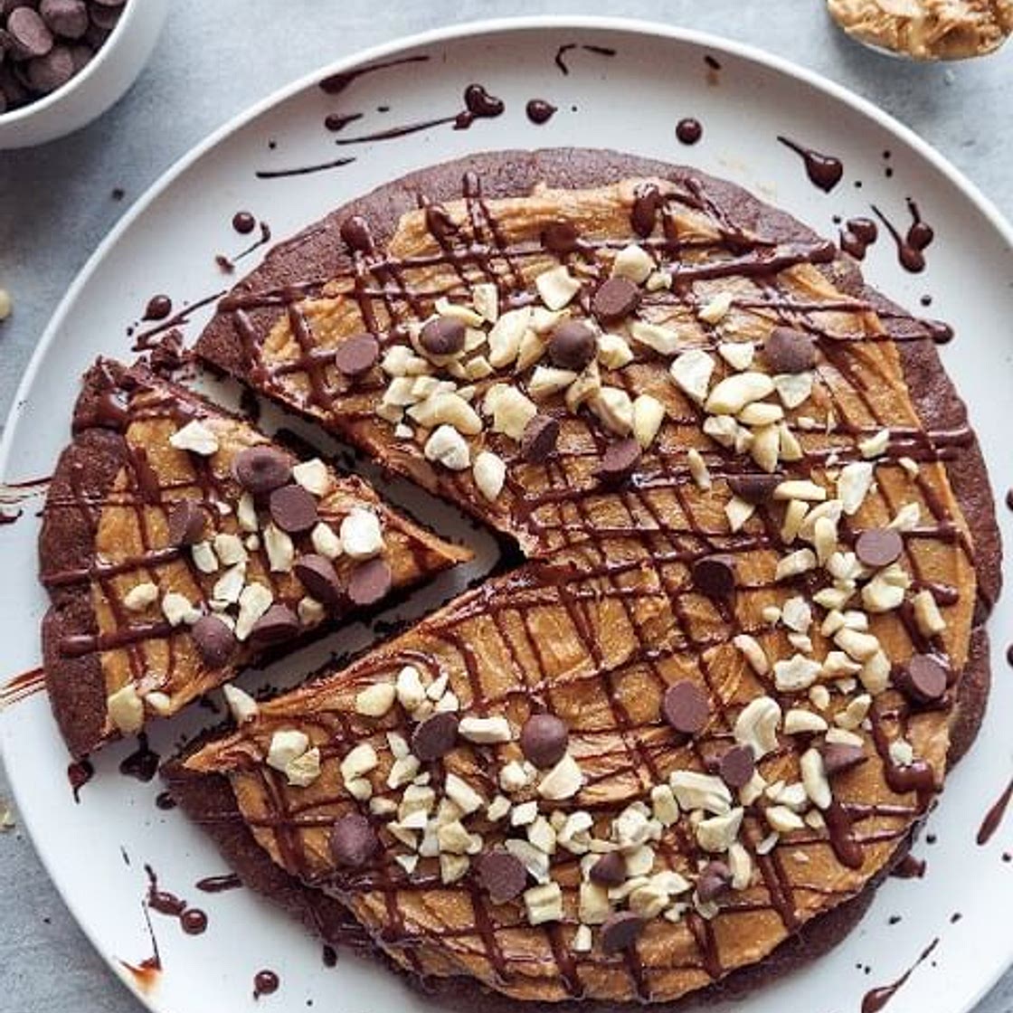 Paleo/Vegan Snickers Pizzookie