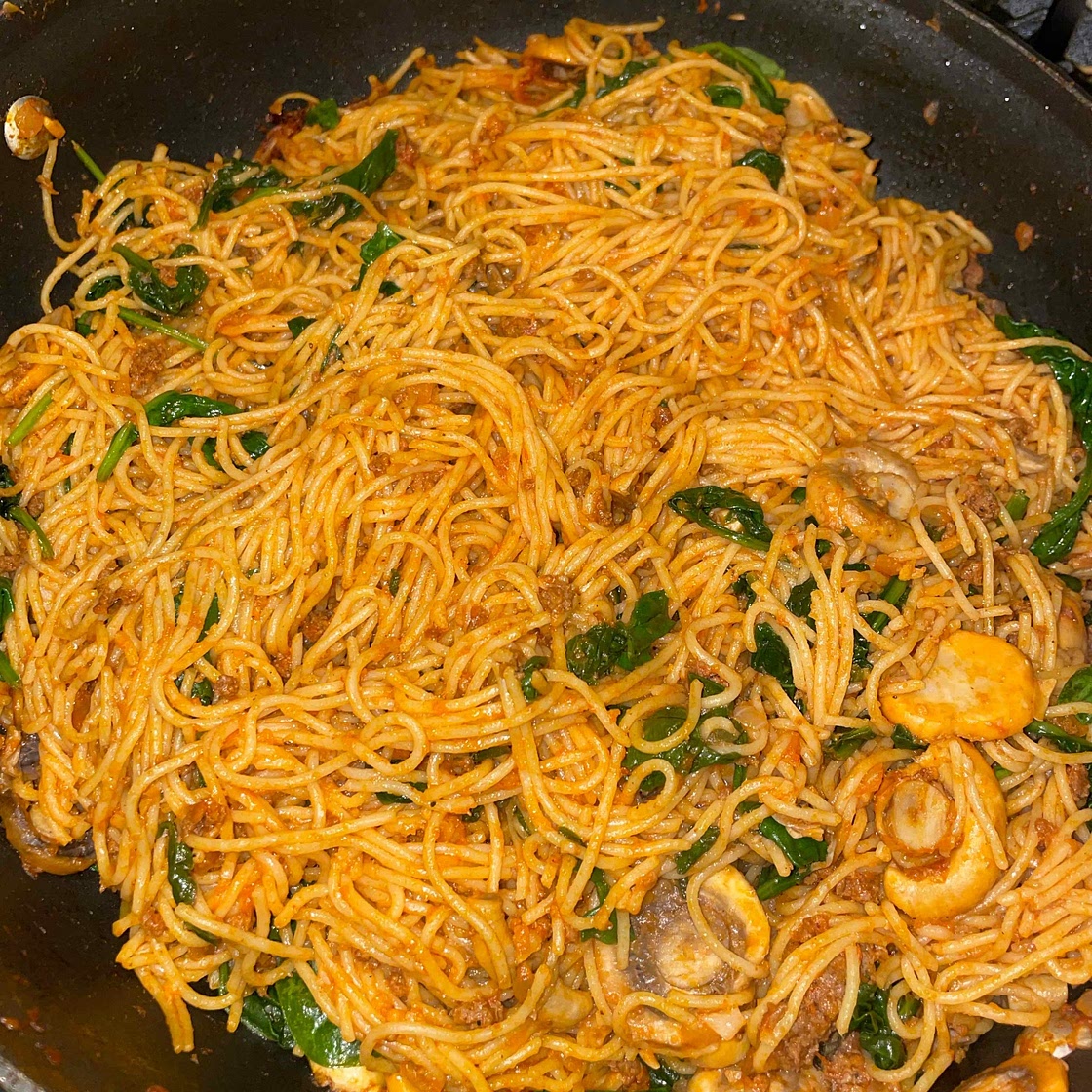 Spelt spaghetti with chorizo & mushrooms (low salt low carb)