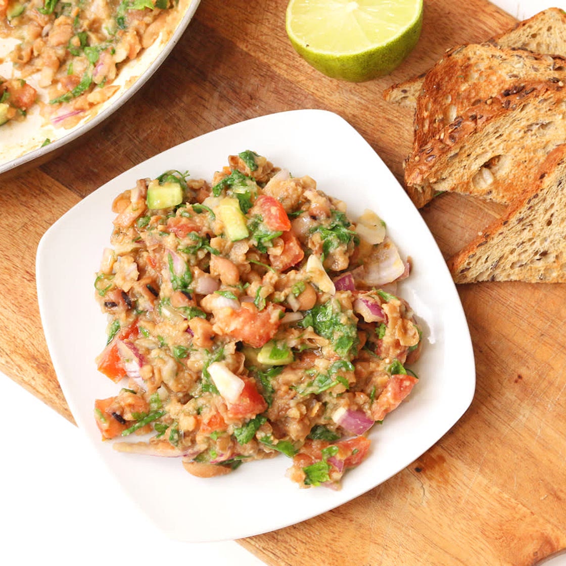 Fava bean stew ( foul mudmas) oil- free