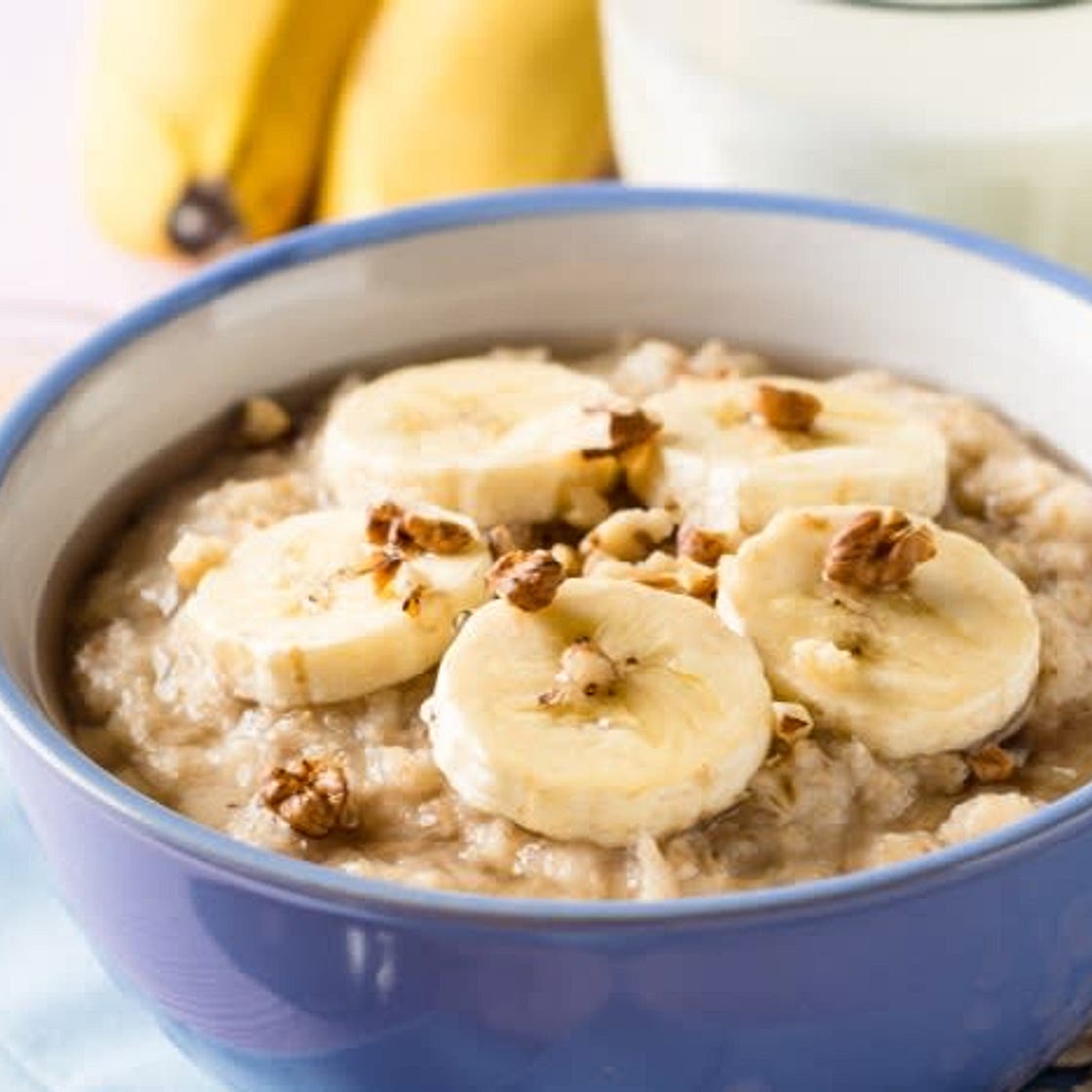 Oatmeal with bananas