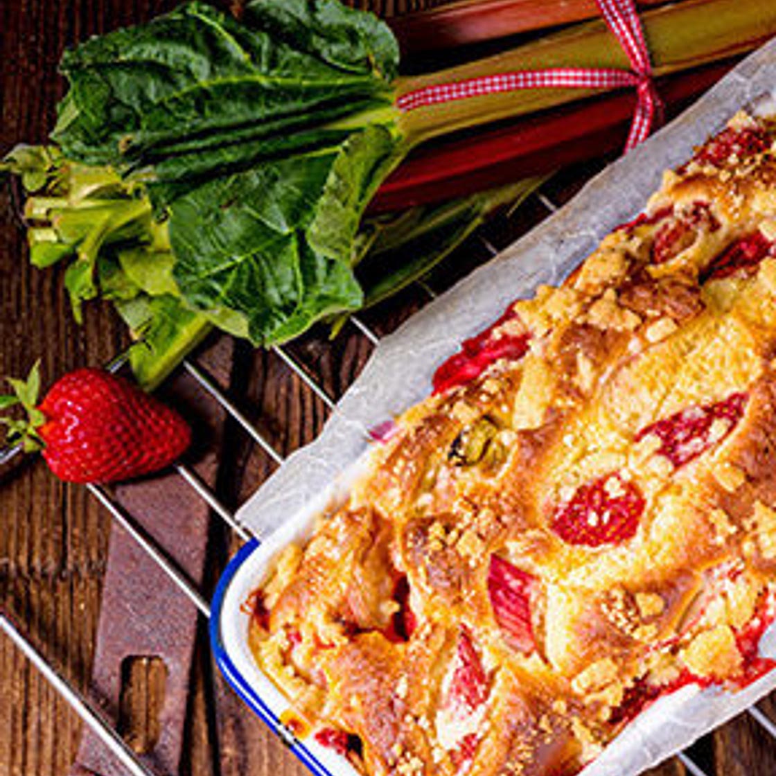 Apple and Rhubarb Crumble
