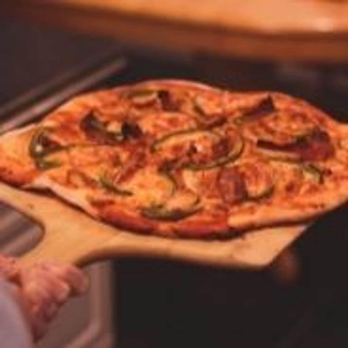 How to Make Pizza on the Grill