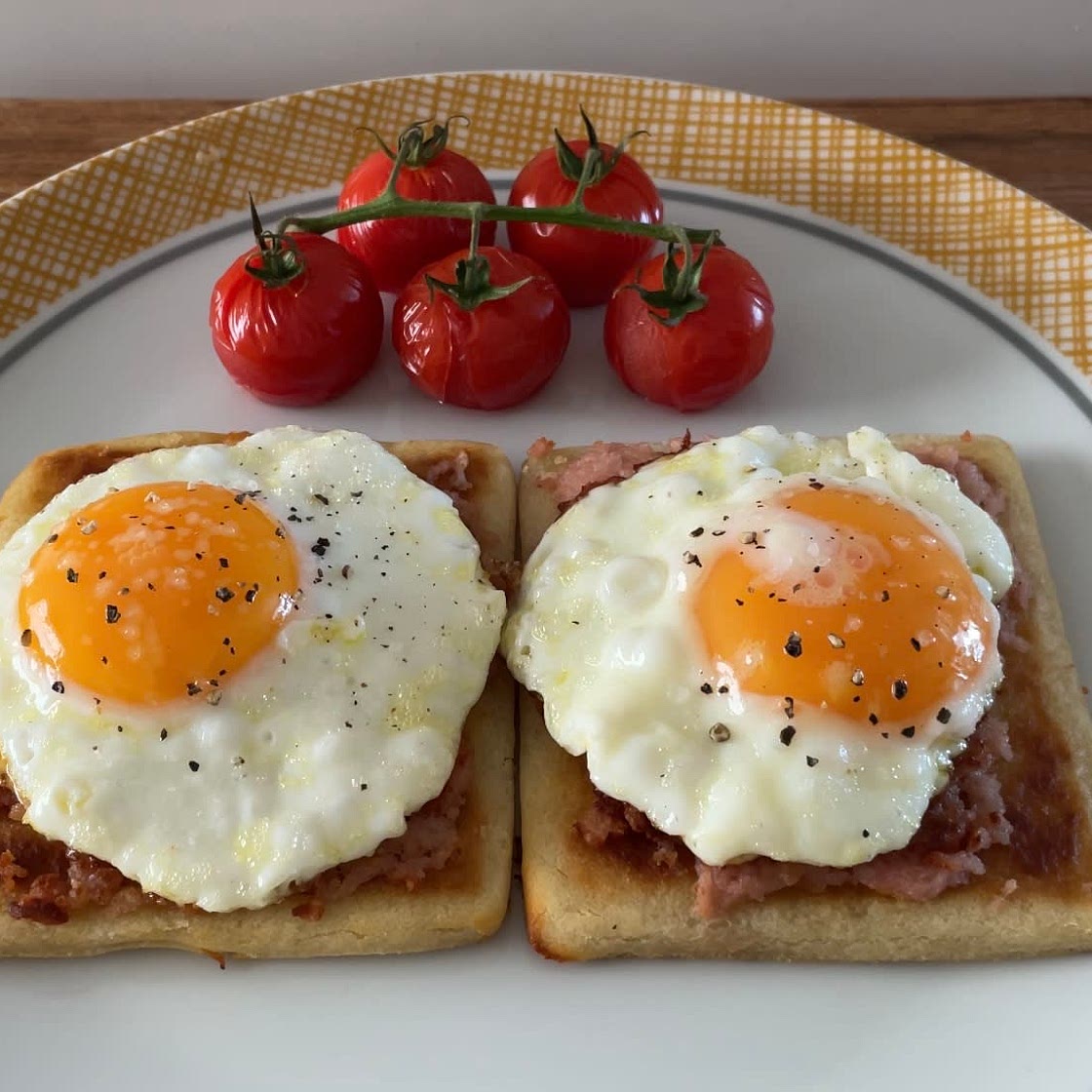Sausage and Potato Cakes 