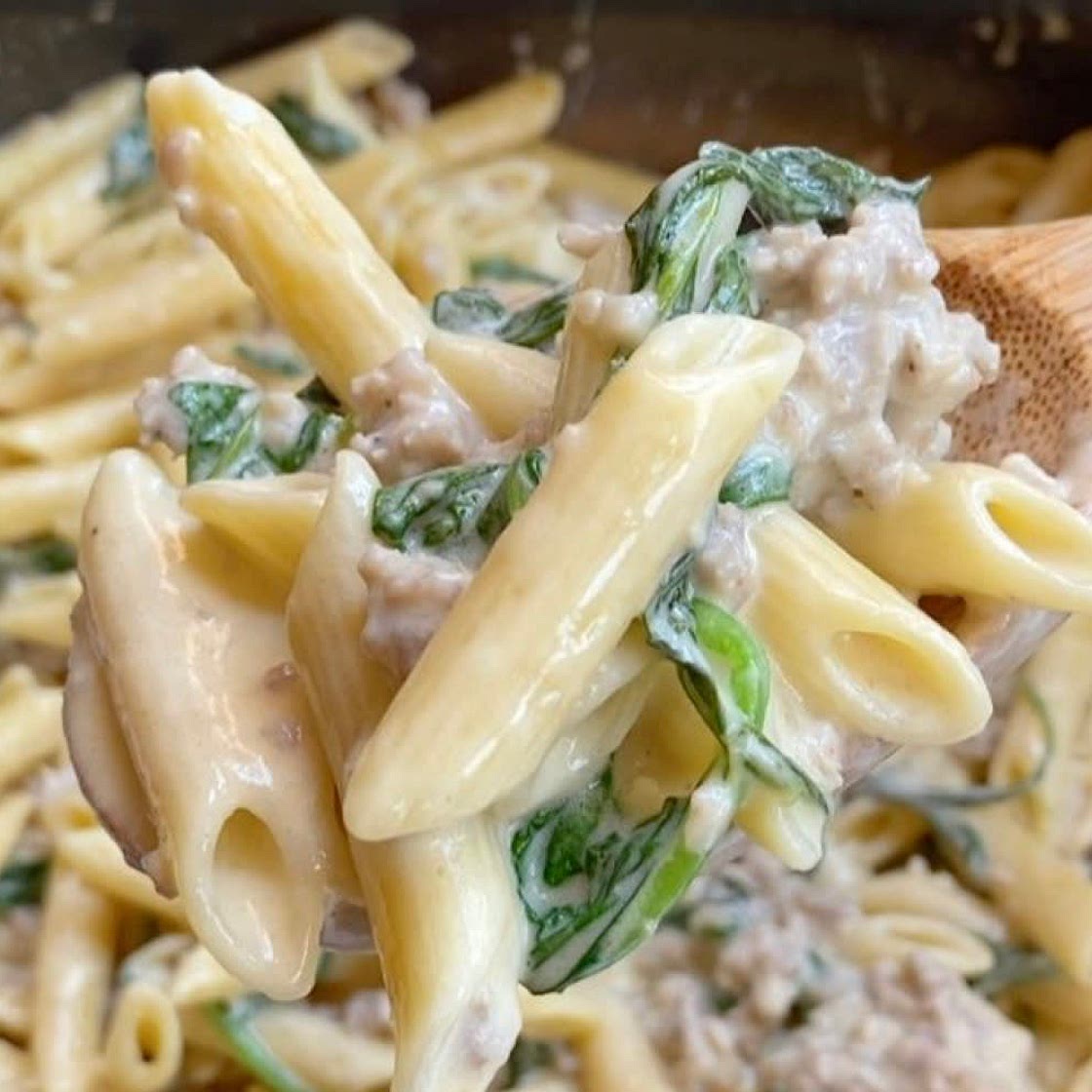 Creamy Garlic Sausage Pasta