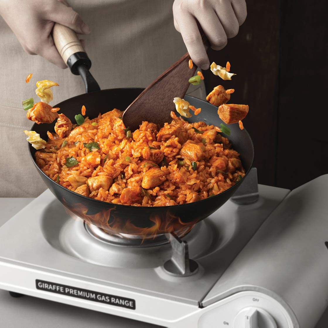 비비고 닭갈비볶음밥 + 고메 치킨 후라이드