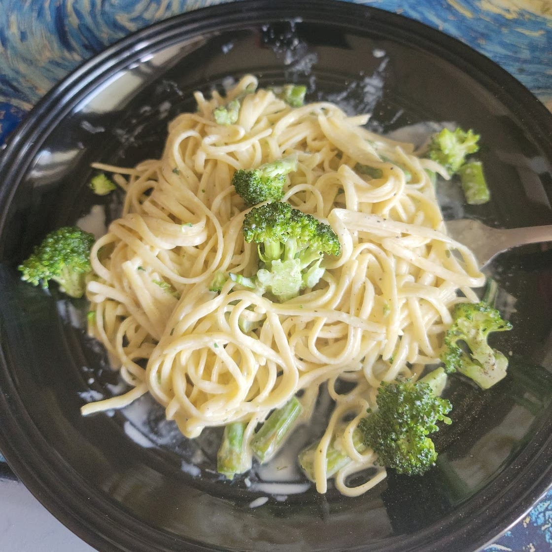 Creamy linguine with asparagus & broccoli