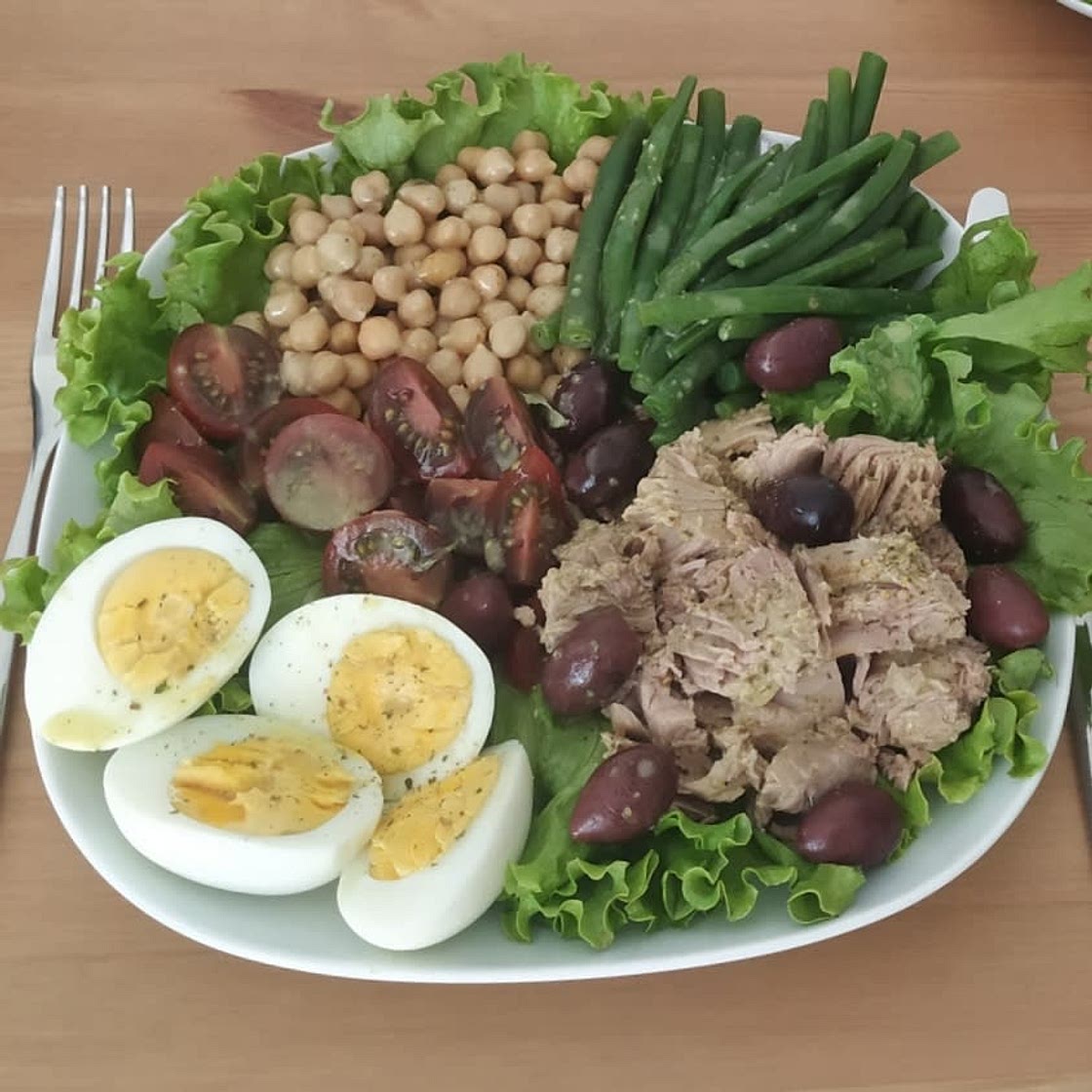 Salad Niçoise (French Salad Recipe with Tuna)